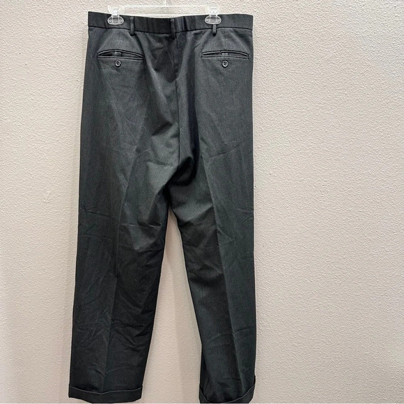 Dockers Mens Size 36x34 Black Chino Pants Dupont Stain Defender Pleated Front - Picture 2 of 7